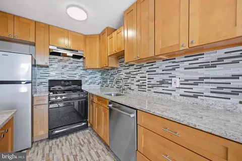 5225 Pooks Hill Rd #517N, Bethesda, MD 20814