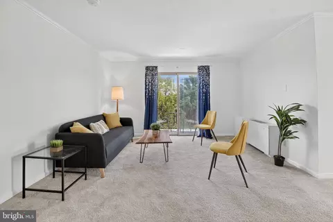 Living - 614 Sligo Ave #504, Silver Spring, MD 20910 photo 1 of 3