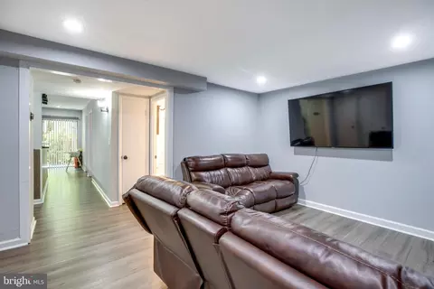 Entry Way - 3382 Hewitt Ave #102, Silver Spring, MD 20906 photo 2 of 2