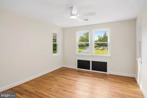 Bedroom - 206 Shaw Ave, Silver Spring, MD 20904 photo 4 of 10