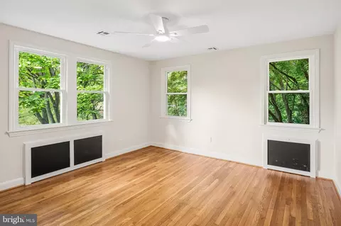 Bedroom - 206 Shaw Ave, Silver Spring, MD 20904 photo 6 of 10