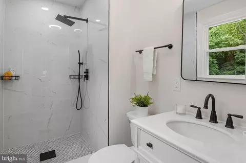 Bath - 206 Shaw Ave, Silver Spring, MD 20904 photo 1 of 11