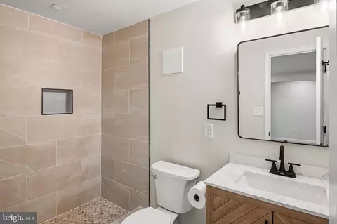 Bath - 206 Shaw Ave, Silver Spring, MD 20904 photo 10 of 11