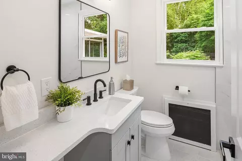 Bath - 206 Shaw Ave, Silver Spring, MD 20904 photo 7 of 11