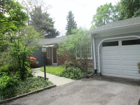 14 Cherbourg Ct, Potomac, MD 20854