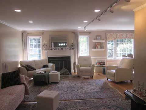 14 Cherbourg Ct, Potomac, MD 20854