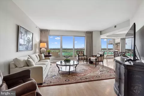5600 Wisconsin Ave #PH18-A, Chevy Chase, MD 20815