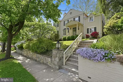 8504 Lynwood Pl, Chevy Chase, MD 20815
