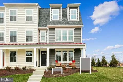 Exterior - 104 Allen Ln, Poolesville, MD 20837 photo 2 of 9