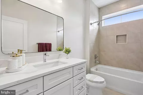 Bath - 104 Allen Ln, Poolesville, MD 20837 photo 2 of 2
