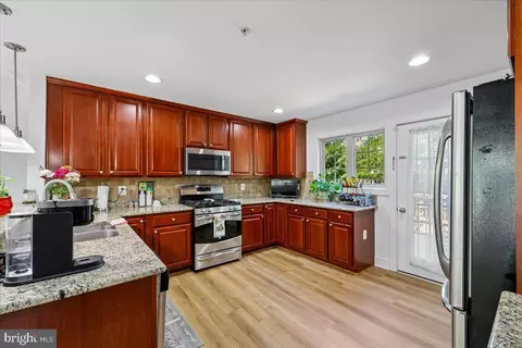 Kitchen - 3410 Snow Cloud Ln, Silver Spring, MD 20904 photo 2 of 3