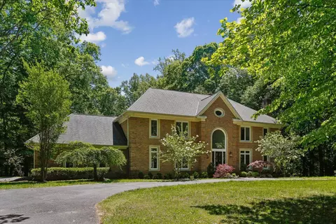 9455 Newbridge Dr, Potomac, MD 20854