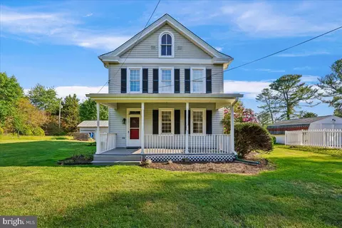 22165 Big Woods Rd, Dickerson, MD 20842