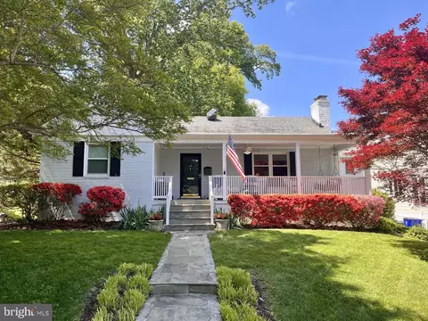 5803 Cleves Ln, Bethesda, MD 20816