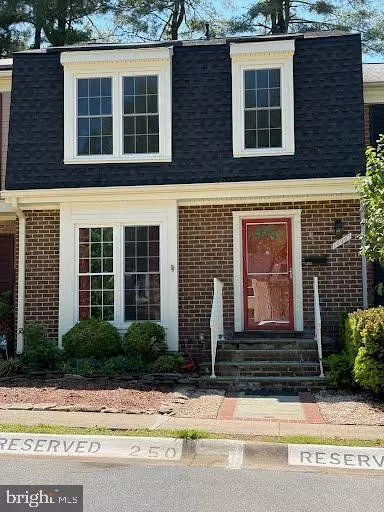 10067 Maple Leaf Dr, Montgomery Village, MD 20886