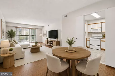 3310 N Leisure World Blvd #124, Silver Spring, MD 20906