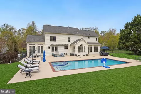 Exterior - 509 Firestone Dr, Ashton, MD 20861 photo 6 of 12