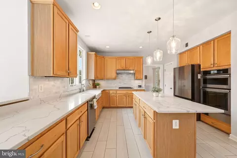 Kitchen - 509 Firestone Dr, Ashton, MD 20861 photo 3 of 4