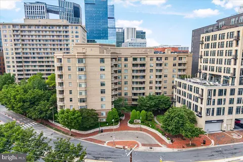 7111 Woodmont Ave #308, Chevy Chase, MD 20815