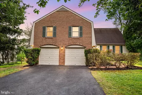 10 Dellcastle Ct, Gaithersburg, MD 20886