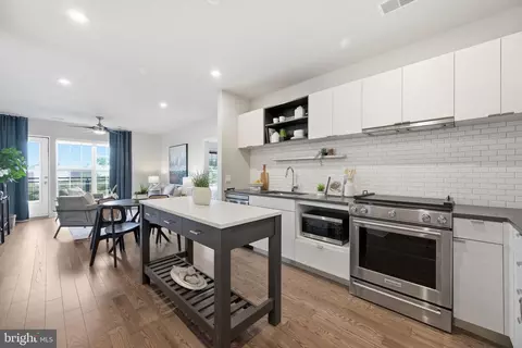 502 Diamondback Dr #310, Gaithersburg, MD 20878