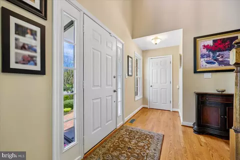 Entry Way - 14304 Shoreham Dr, Silver Spring, MD 20905 photo 4 of 14