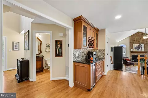 Entry Way - 14304 Shoreham Dr, Silver Spring, MD 20905 photo 7 of 14