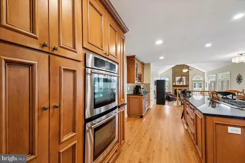 Kitchen - 14304 Shoreham Dr, Silver Spring, MD 20905 photo 6 of 7