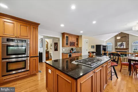 Kitchen - 14304 Shoreham Dr, Silver Spring, MD 20905 photo 2 of 7