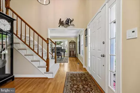Entry Way - 14304 Shoreham Dr, Silver Spring, MD 20905 photo 5 of 14
