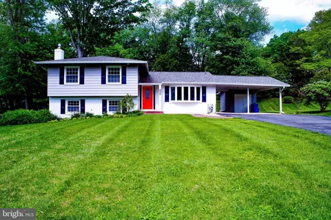 17804 Park Mill Dr, Derwood, MD 20855