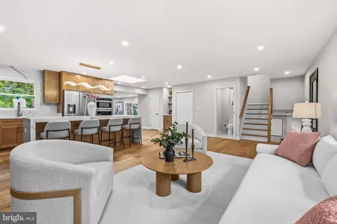 6801 Tildenwood Ln, Rockville, MD 20852