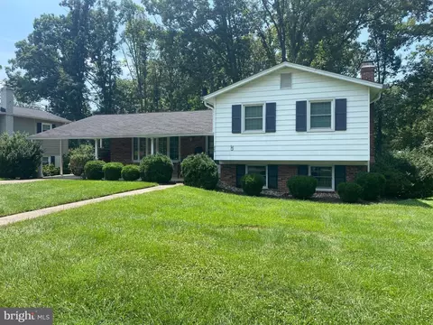 205 Tulip Dr, Gaithersburg, MD 20877