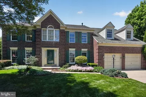 19804 Sovereign Ct, Germantown, MD 20876
