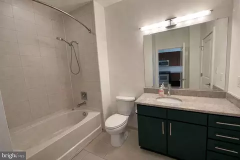 Bath - 8005 13th St #310, Silver Spring, MD 20910 photo 1 of 1