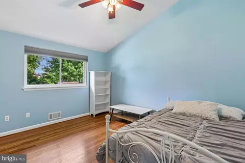 Bedroom - 11513 Lockhart Pl, Silver Spring, MD 20902 photo 1 of 2