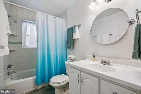 Bath - 1525 Arbor View Rd, Silver Spring, MD 20902 photo 6 of 6