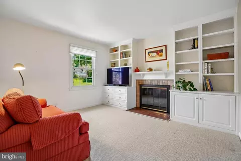Living - 1525 Arbor View Rd, Silver Spring, MD 20902 photo 3 of 3