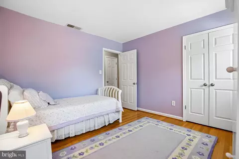 Bedroom - 1525 Arbor View Rd, Silver Spring, MD 20902 photo 8 of 10