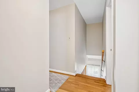 Entry Way - 1525 Arbor View Rd, Silver Spring, MD 20902 photo 10 of 11