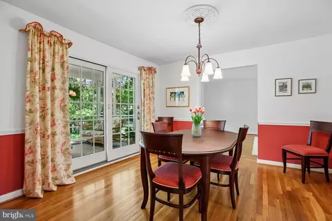 Dining - 1525 Arbor View Rd, Silver Spring, MD 20902 photo 2 of 4