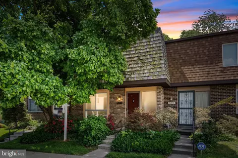 514 W Deer Park Rd #18-F, Gaithersburg, MD 20877