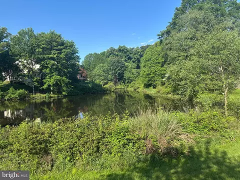 View/Area - 2 Hugo Ct, Silver Spring, MD 20906 photo 3 of 5