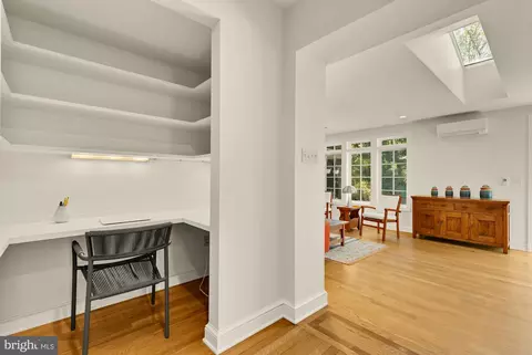 Entry Way - 2108 Ross Rd, Silver Spring, MD 20910 photo 3 of 4