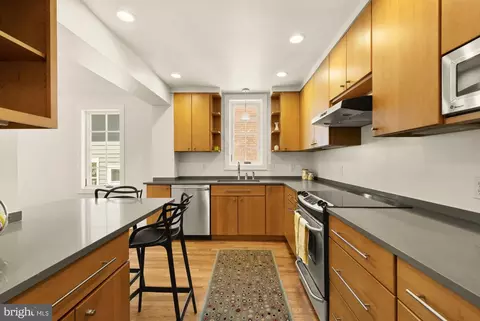 Kitchen - 2108 Ross Rd, Silver Spring, MD 20910 photo 4 of 5