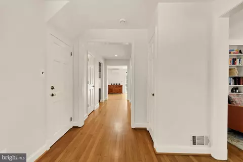 Entry Way - 2108 Ross Rd, Silver Spring, MD 20910 photo 2 of 4