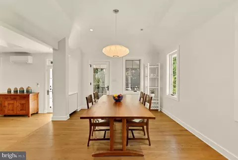 Dining - 2108 Ross Rd, Silver Spring, MD 20910 photo 2 of 3