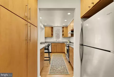 Entry Way - 2108 Ross Rd, Silver Spring, MD 20910 photo 4 of 4
