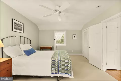 Bedroom - 2108 Ross Rd, Silver Spring, MD 20910 photo 2 of 7