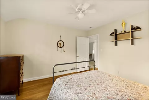 Bedroom - 2108 Ross Rd, Silver Spring, MD 20910 photo 5 of 7